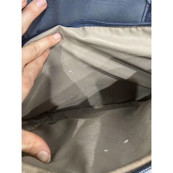 Victorinox Traveler Black 15” Wheeled Luggage Carry On Bag Black Nylon Canvas - Picture 12 of 16